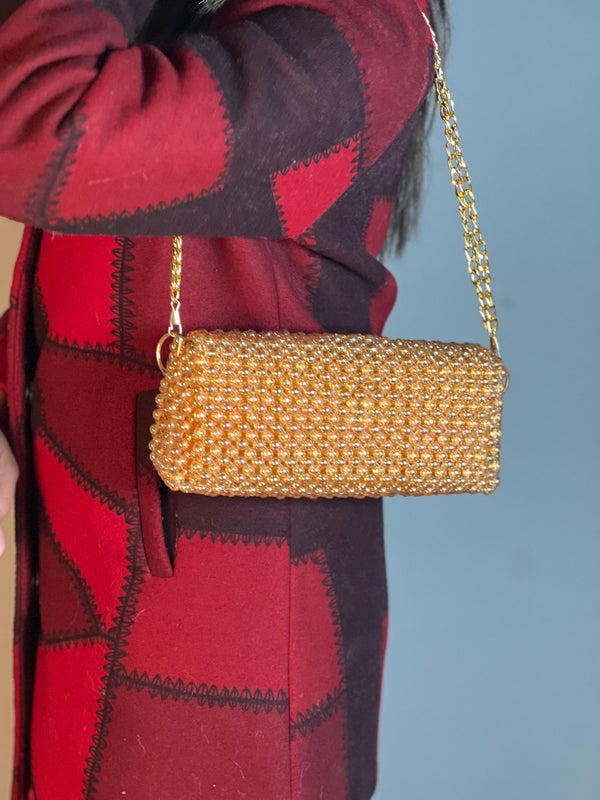 Elegant Pearl Clutch with Gold Chain Strap (Golden)